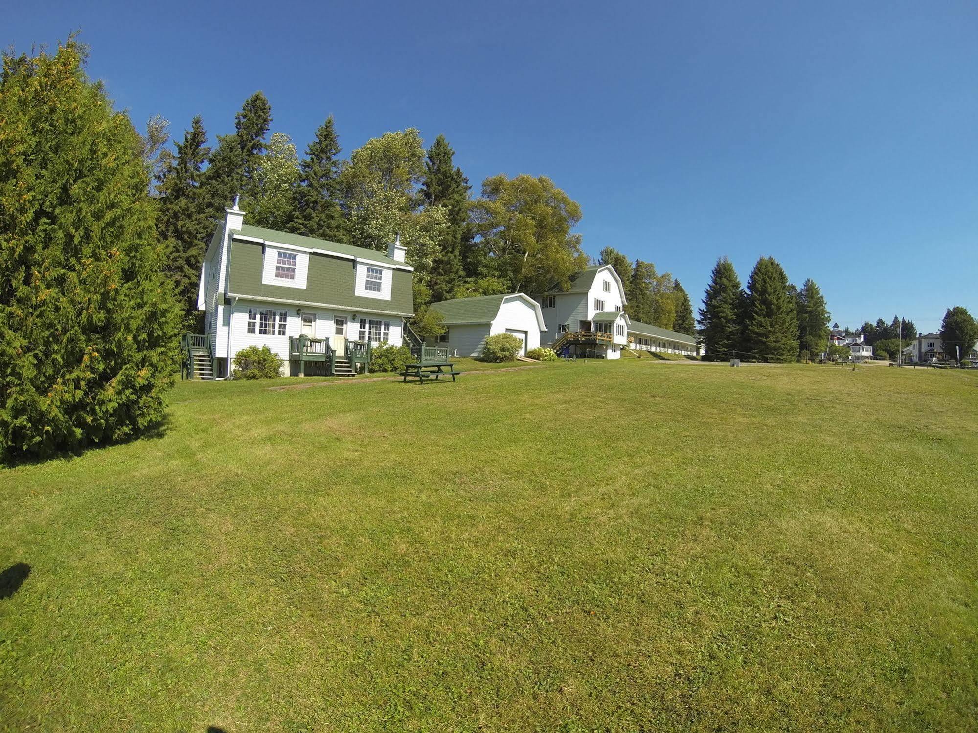 Motel Le Fleuron Saint-Donat-de-Montcalm Exterior foto